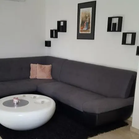 Mihael شقة زادار